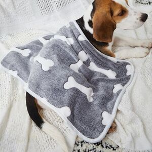 Bone - Gray / white plush dog blanket